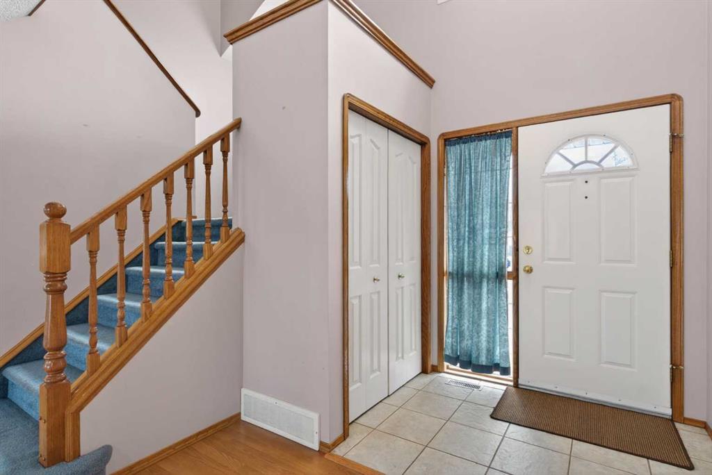 Picture for 416 Douglas Glen Close SE