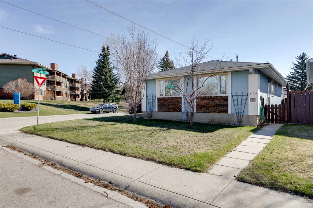 Picture for 226 Huntington Close NE