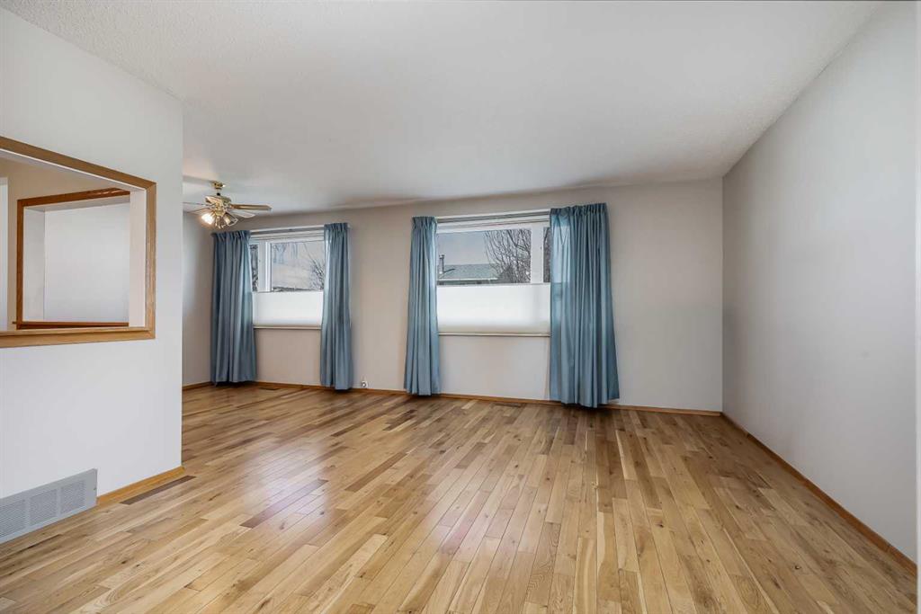 Picture for 226 Huntington Close NE