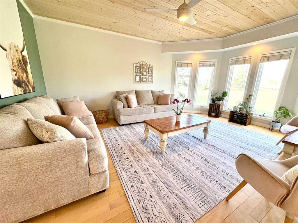 Picture for 40032 Range Road 220  