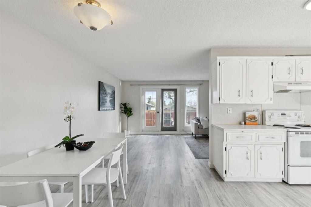 Picture for 1121 Berkley Drive NW