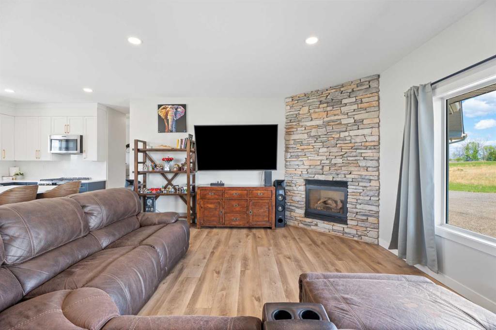 Picture for 354177 76 Street E