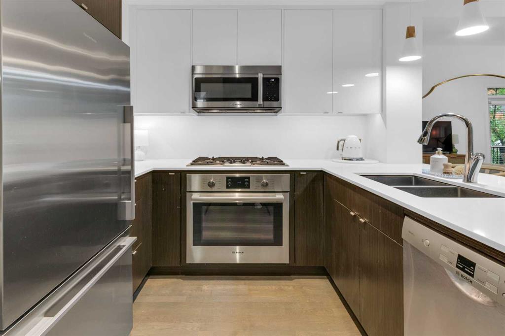 Picture for 228, 305 18 Avenue SW