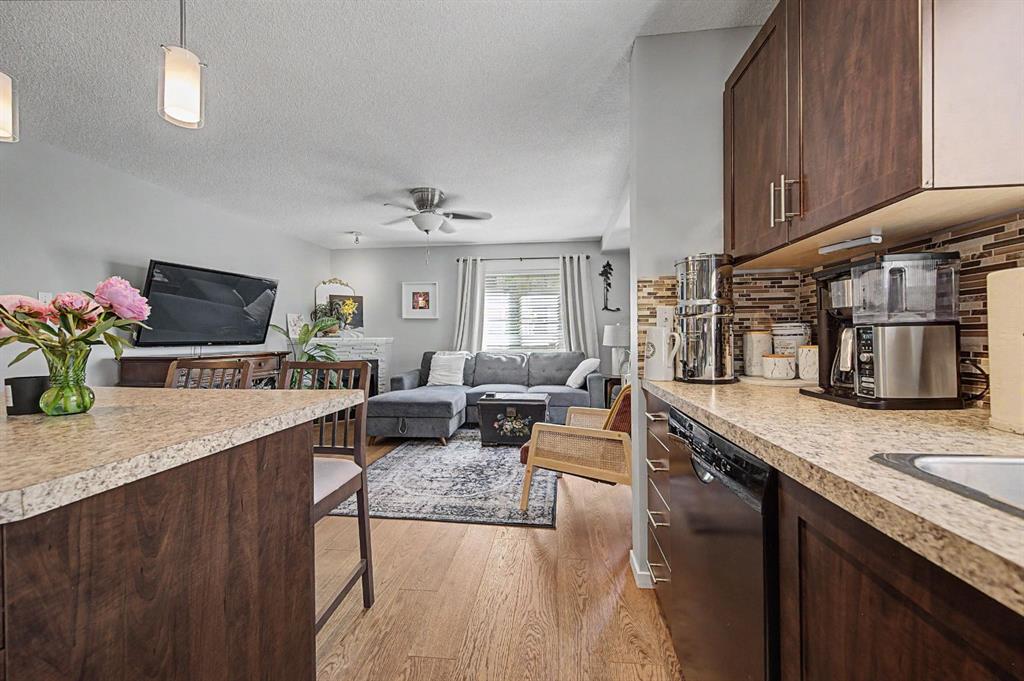 Picture for 3312, 279 Copperpond Common SE