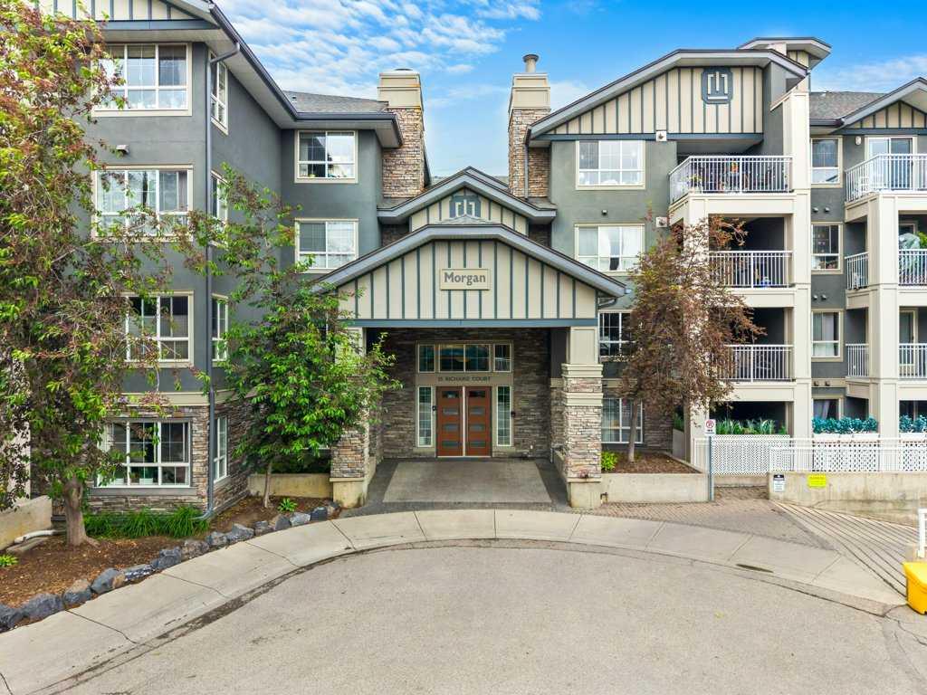 Picture for 356, 35 Richard Court SW