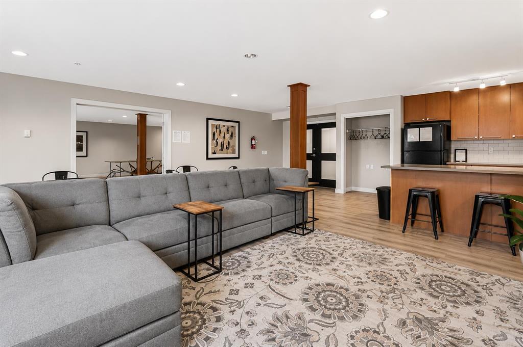 Picture for 356, 35 Richard Court SW