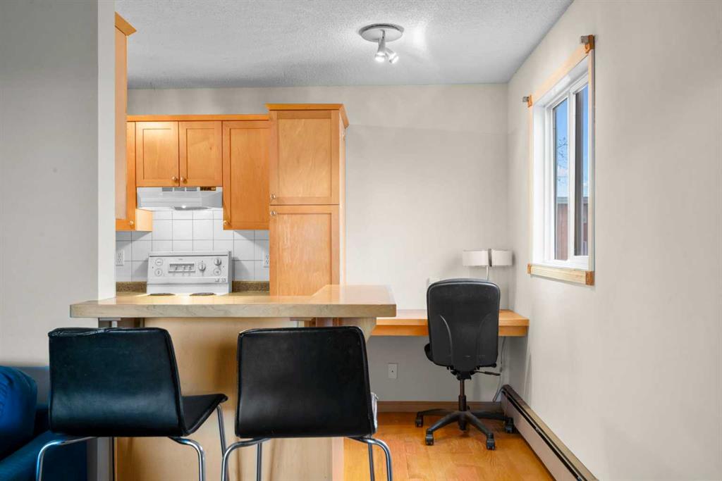 Picture for 6, 2512 15 Street SW