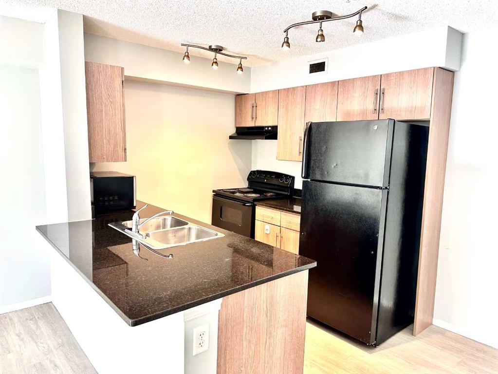 Picture for 321, 7110 80 Avenue NE