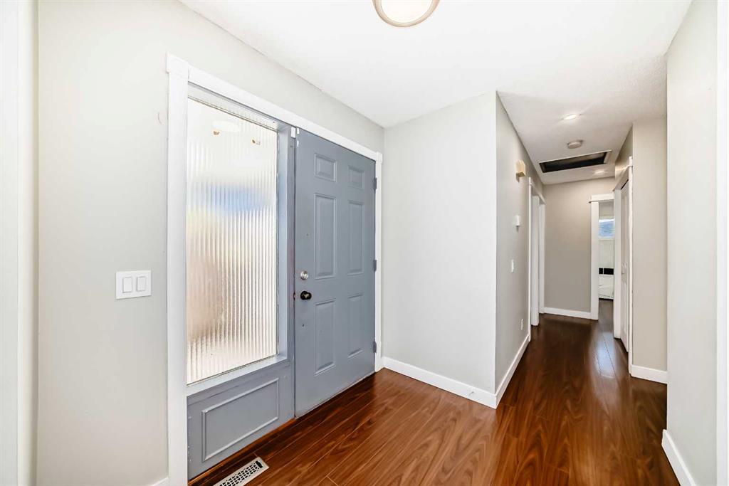 Picture for 130 Braniff Crescent SW