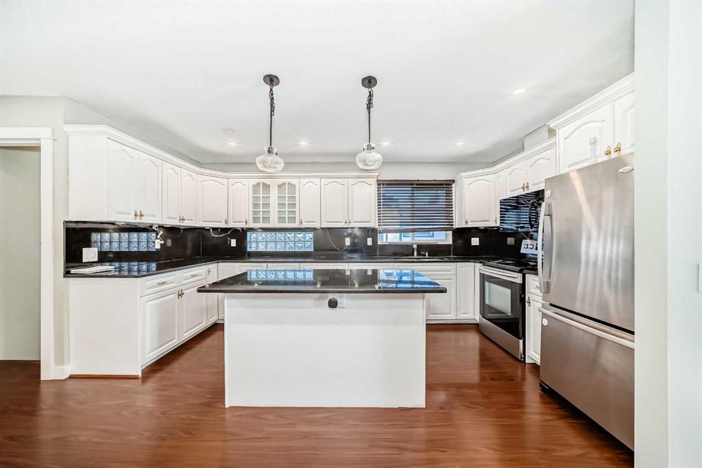 Picture for 130 Braniff Crescent SW