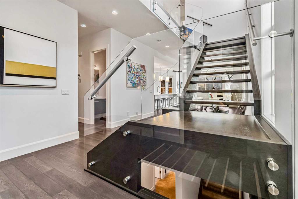 Picture for 405 29 Avenue NE