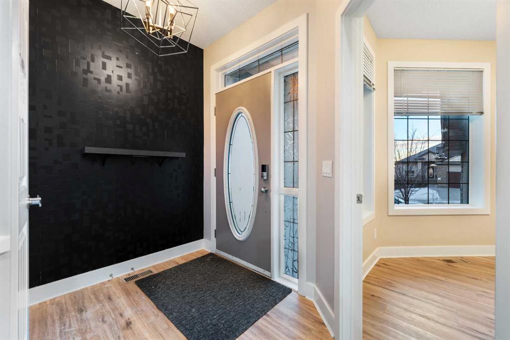 Picture for 70 Royal Ridge Manor NW