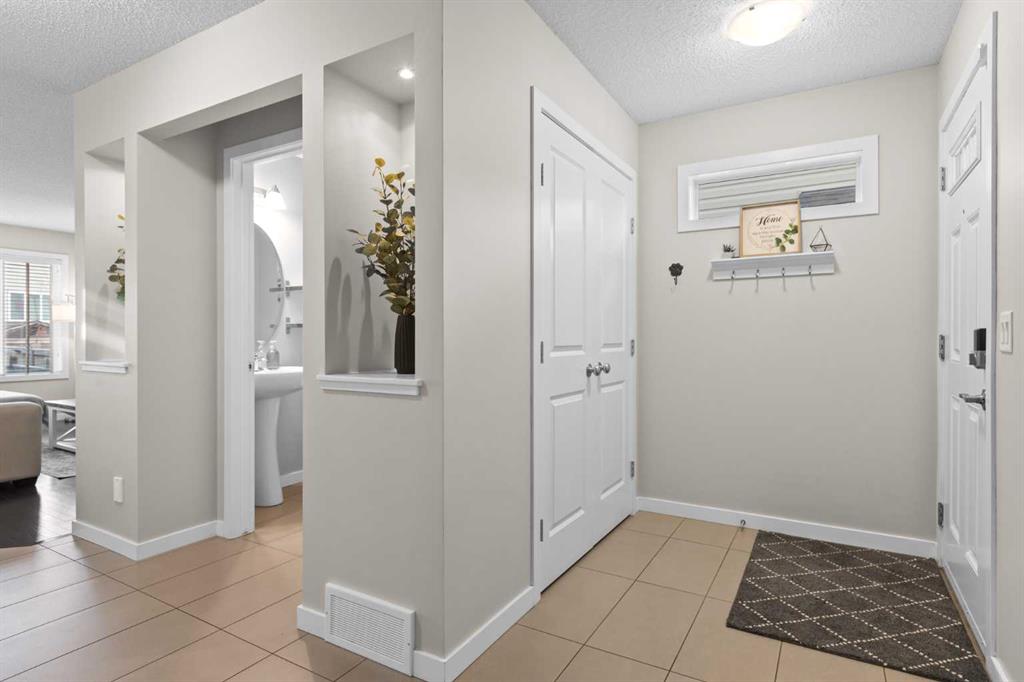 Picture for 74 Hillcrest Street SW