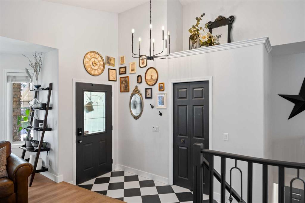 Picture for 110 West Lakeview Crescent 