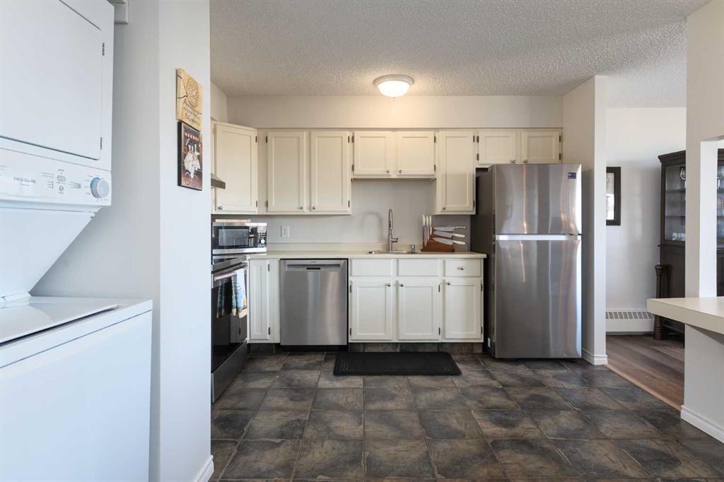 Picture for 605, 80 Point Mckay Crescent NW