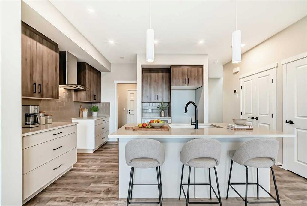 Picture for 35 Bartlett Crescent SE