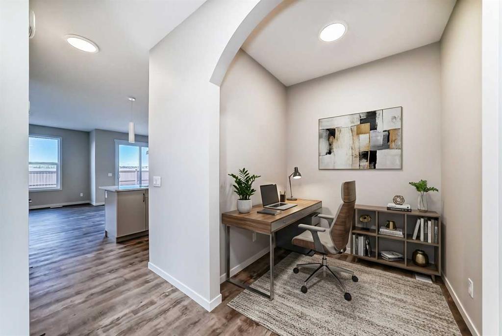 Picture for 35 Bartlett Crescent SE