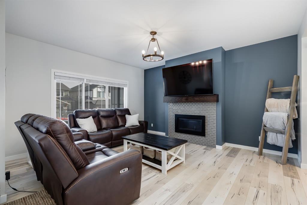 Picture for 617 Reynolds Crescent SW