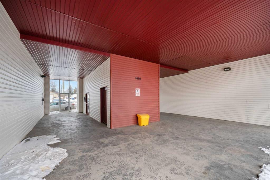 Picture for 208, 1010 Railway Street 