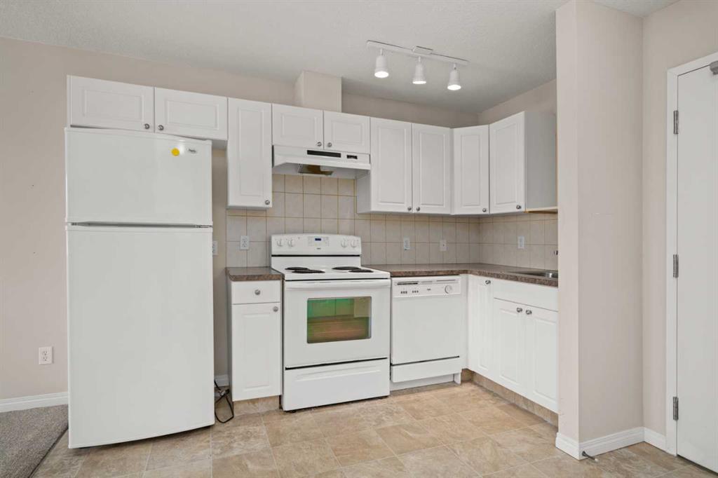 Picture for 208, 1010 Railway Street 