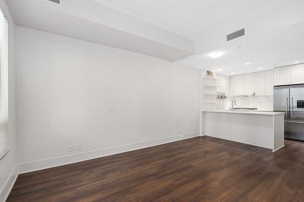 Picture for 701, 46 9 Street NE