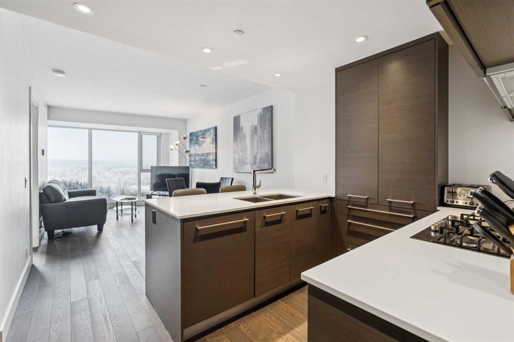 Picture for 902, 1025 5 Avenue SW