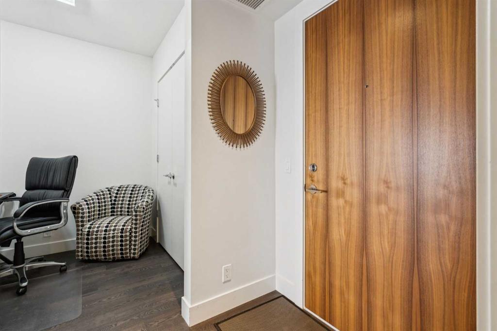 Picture for 902, 1025 5 Avenue SW