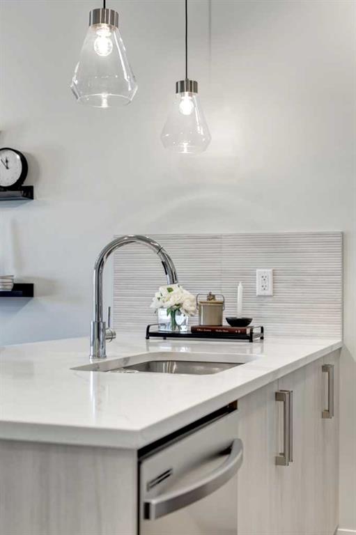 Picture for 2111, 20295 SETON Way SE