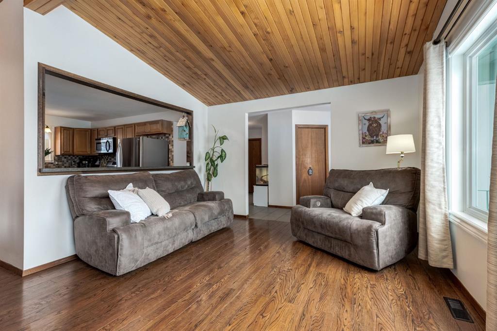 Picture for 108 Westheights Close 