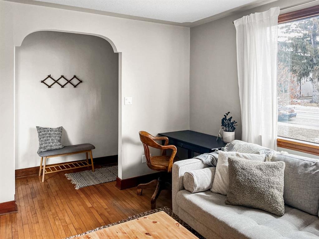 Picture for 232 21 Avenue NE