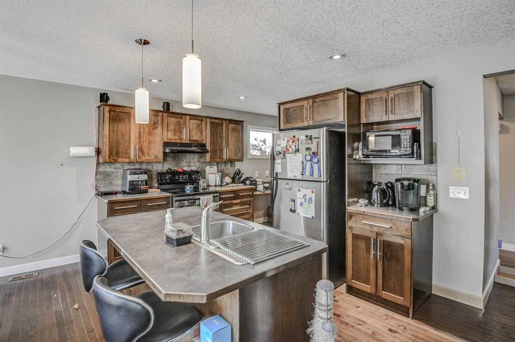 Picture for 714 Auburn Bay Heights SE