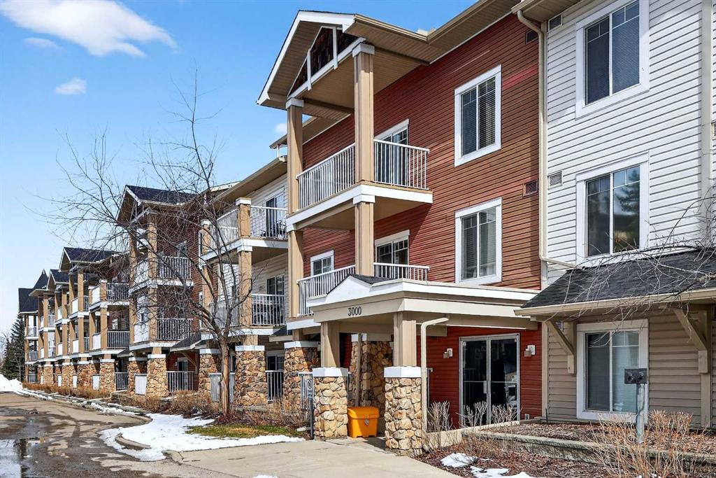 Picture for 3105, 70 Panamount Drive NW