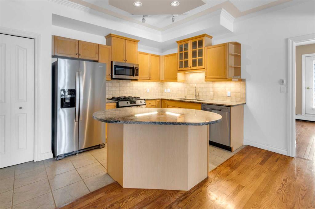 Picture for 205, 1315 12 Avenue SW