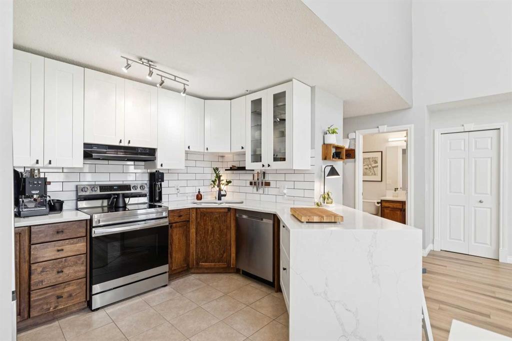 Picture for 406, 1631 28 Avenue SW