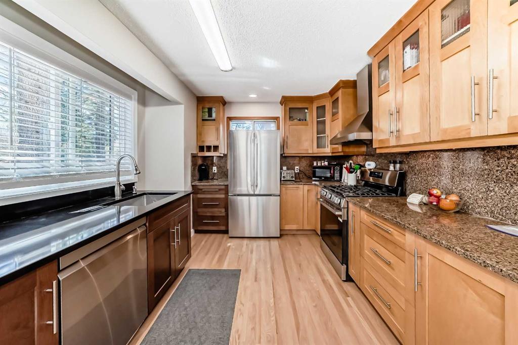 Picture for 5007 Vallance Crescent NW