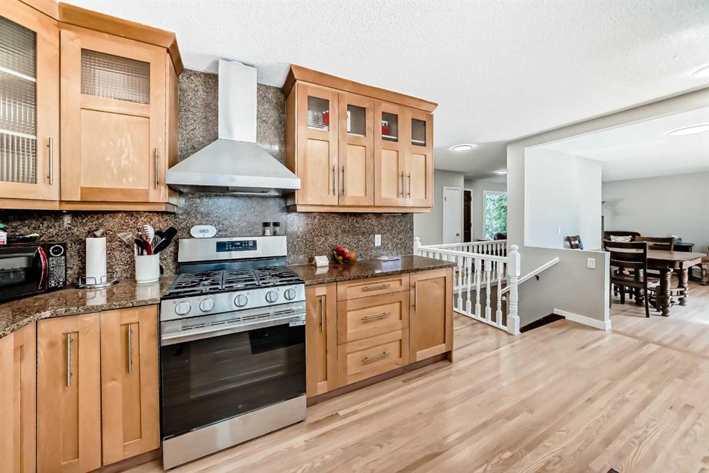 Picture for 5007 Vallance Crescent NW