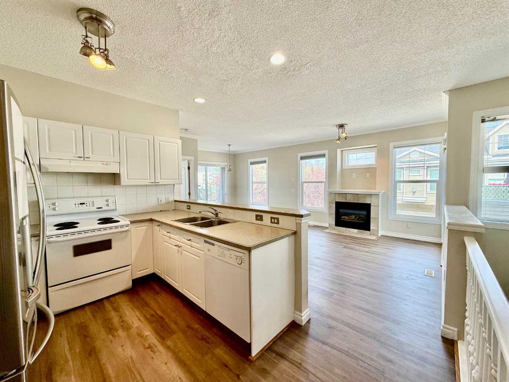 Picture for 102 Prestwick Gardens SE
