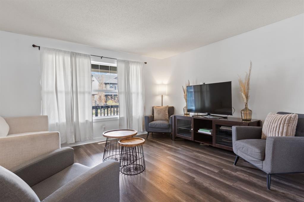 Picture for 14 Luxstone Point SW
