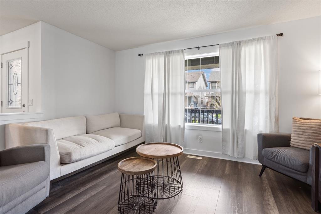 Picture for 14 Luxstone Point SW
