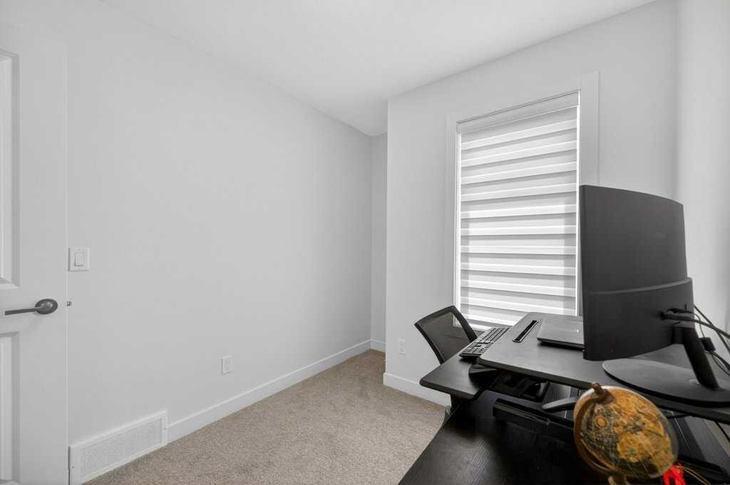 Picture for 606, 550 Seton Circle SE