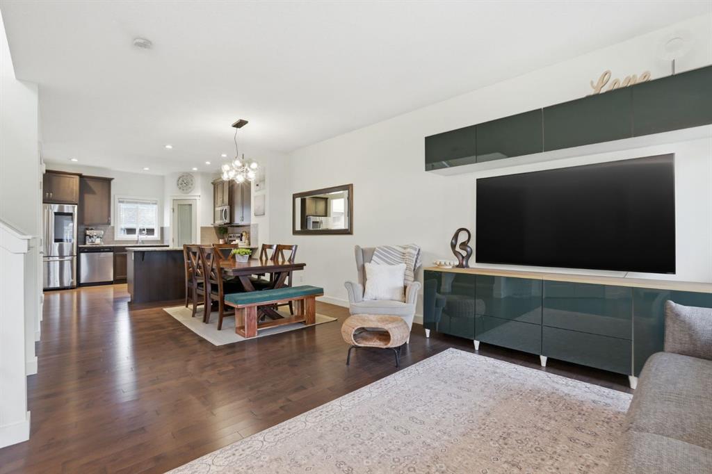 Picture for 33 Redstone Common NE