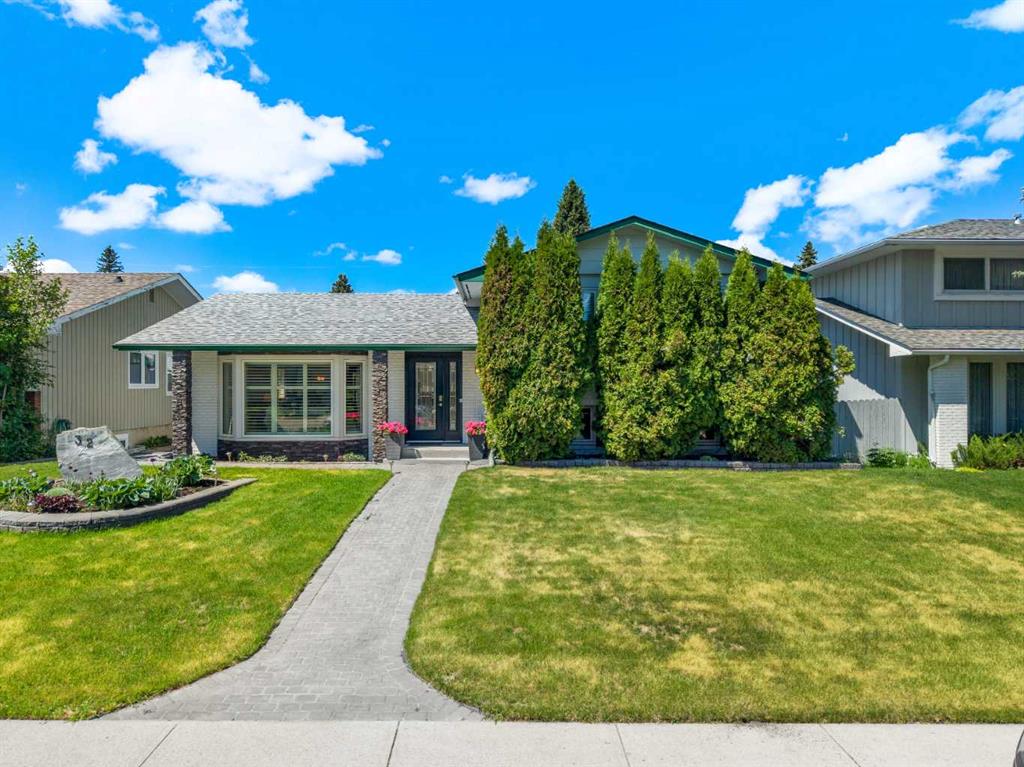 Picture for 32 Lake Crimson Close SE