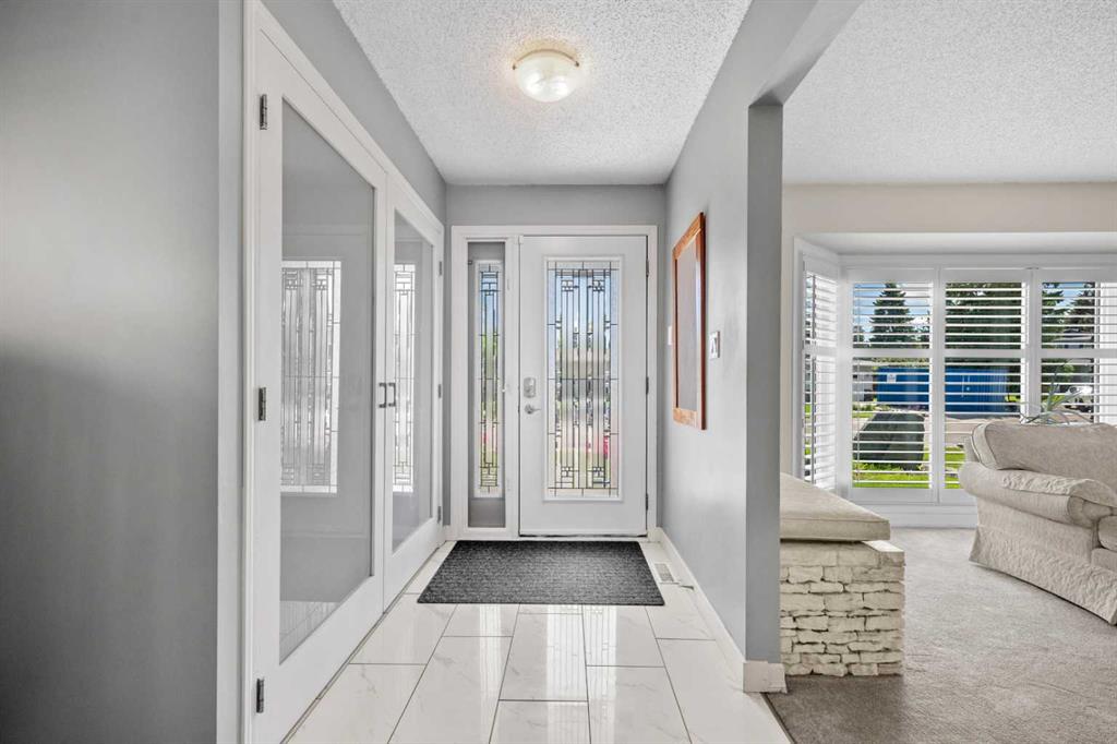 Picture for 32 Lake Crimson Close SE