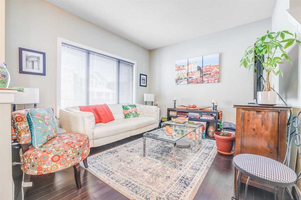 Picture for 29 Redstone Common NE