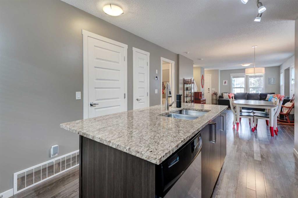 Picture for 532 Mckenzie Towne Close SE