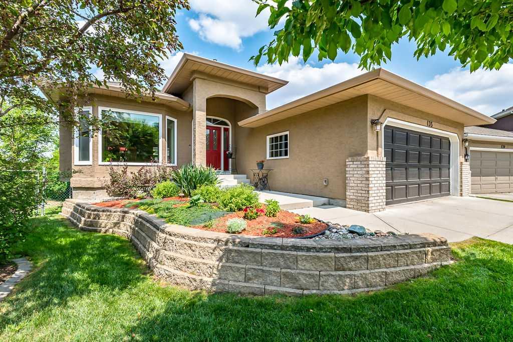 CIR Realty Calgary/McKenzie Lake/AB ' 222 Mount Norquay Park SE