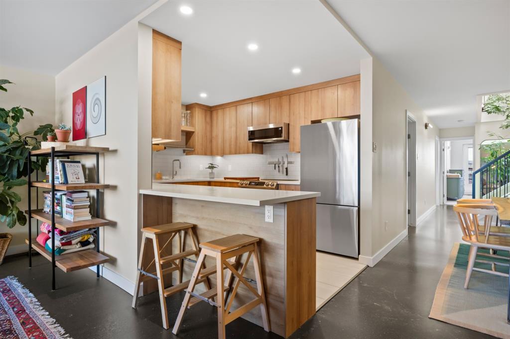 Picture for 418, 1505 8 Avenue NW