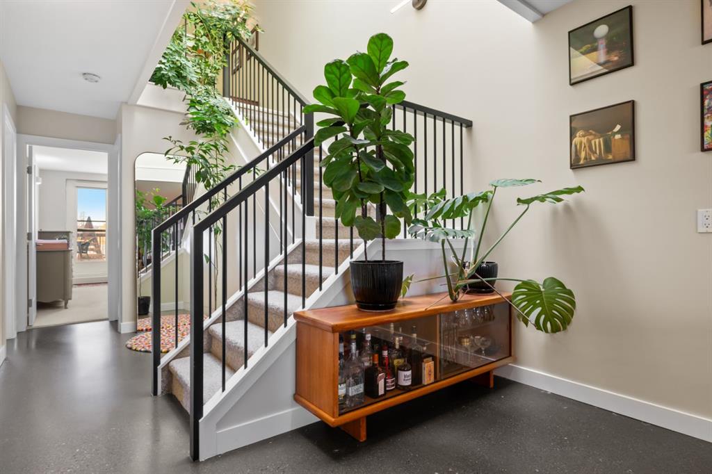 Picture for 418, 1505 8 Avenue NW