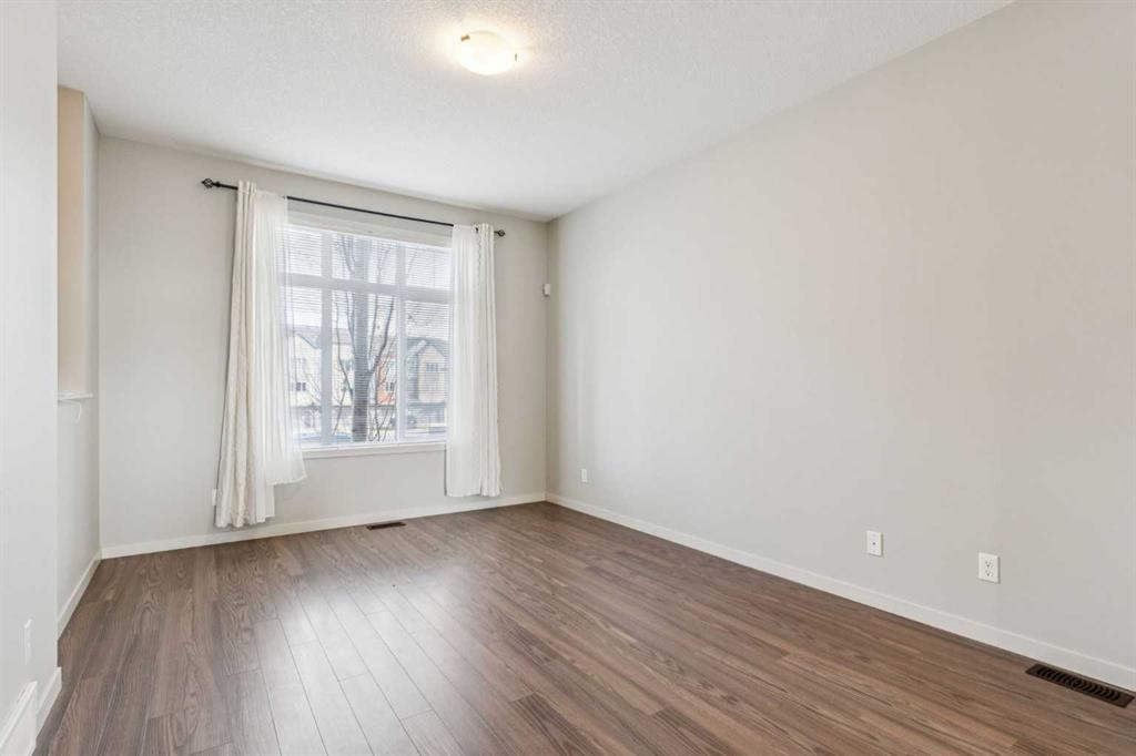 Picture for 105 Copperpond Row SE