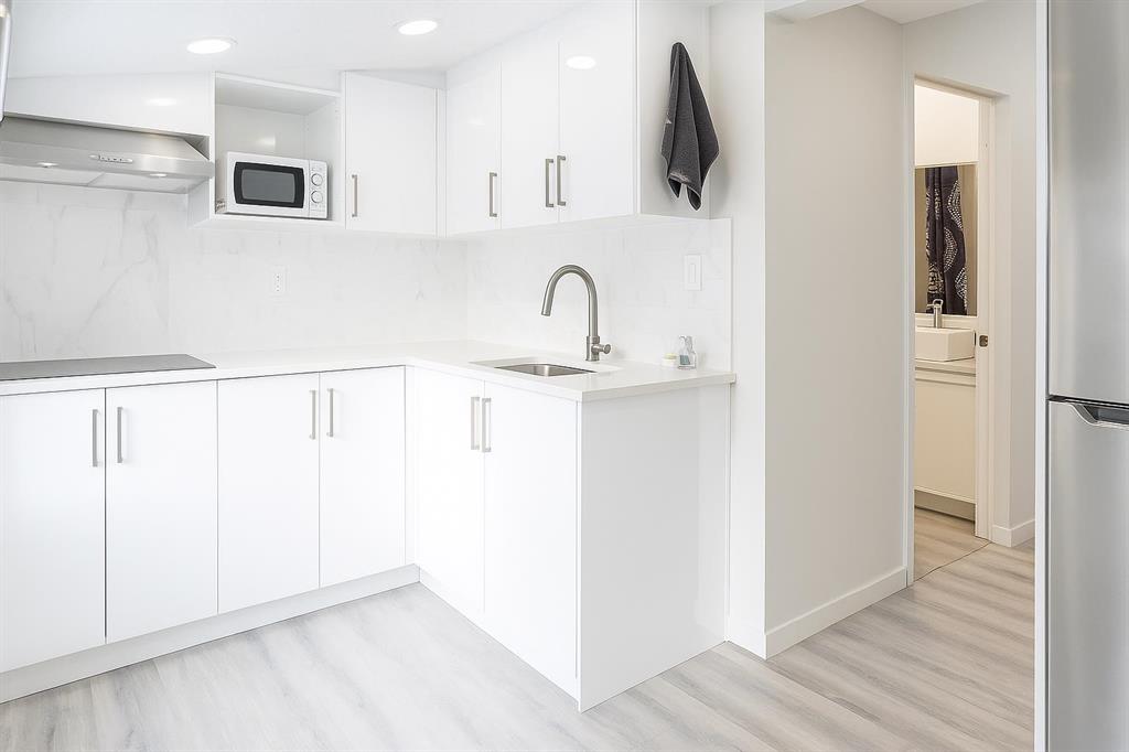 Picture for 111 25 Avenue NW